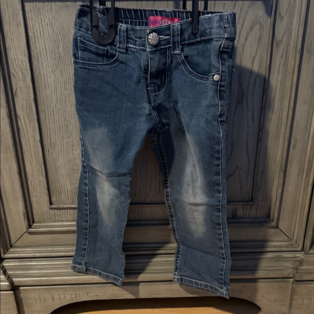Pre-Owned 3 T Stylish Blue Denim Jeans for Kids! In Great Condition.